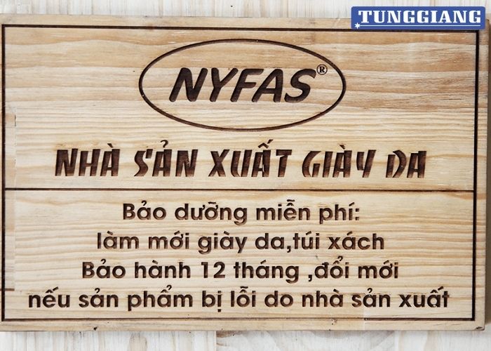 Khắc laser trên gỗ