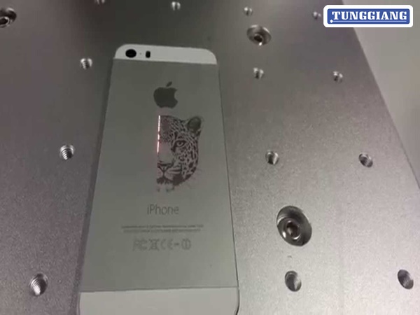 Khắc Laser Điện Thoại
