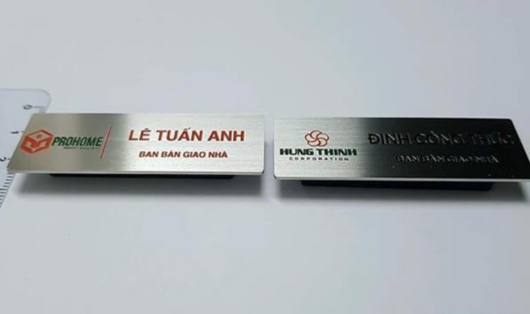 khac laser tren bang ten