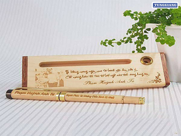 Bút Gỗ Khắc Tên