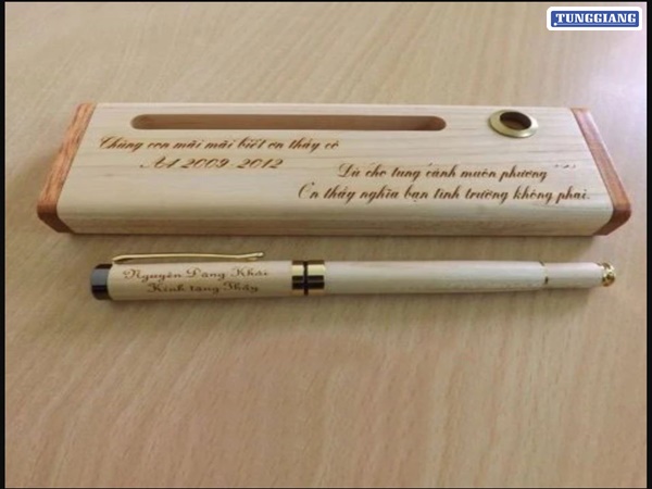 Bút Gỗ Khắc Tên