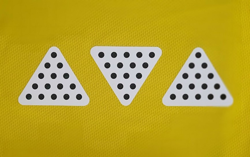 Đục lỗ laser áo thể thao