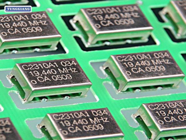 Khắc Laser Lên Chip