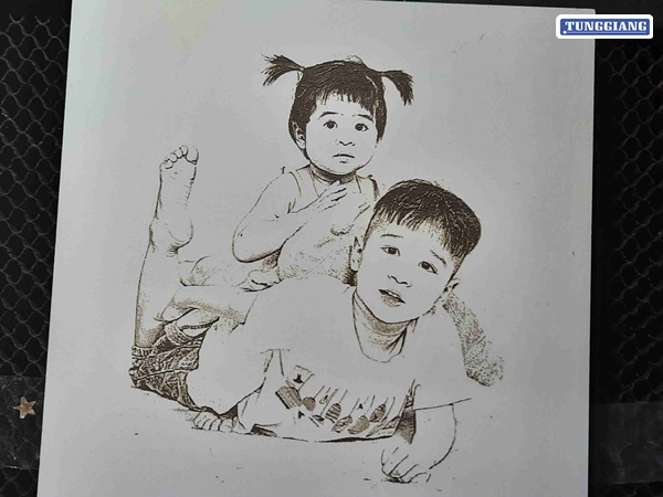 Khắc hình lên gỗ