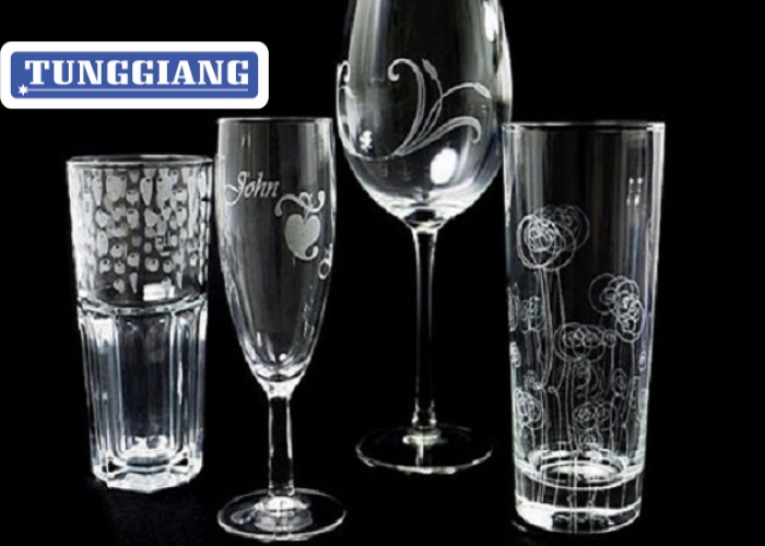 khac laser qua tang gia re tai ha noi (9)