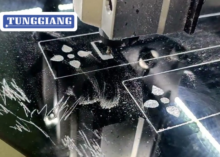 khac laser tren thuy tinh gia re tai ha noi (2) khac laser tren thuy tinh gia re tai ha noi (2)